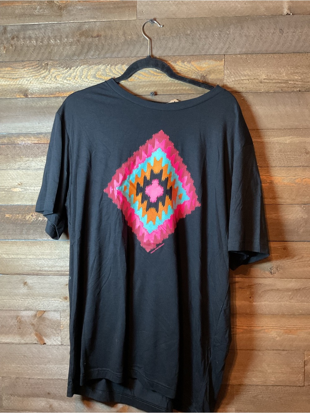 Texas True Threads Black Short Sleeve Neon Aztec T-Shirt Women’s Size XXL NWT